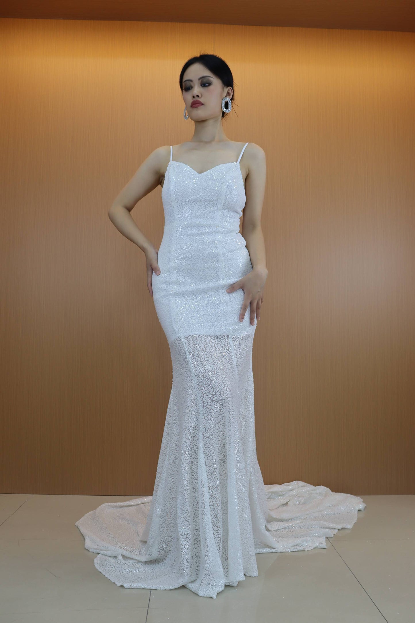 Stiuus White Sequins Embroidery Sleeveless Mermaid Long Prom Dress